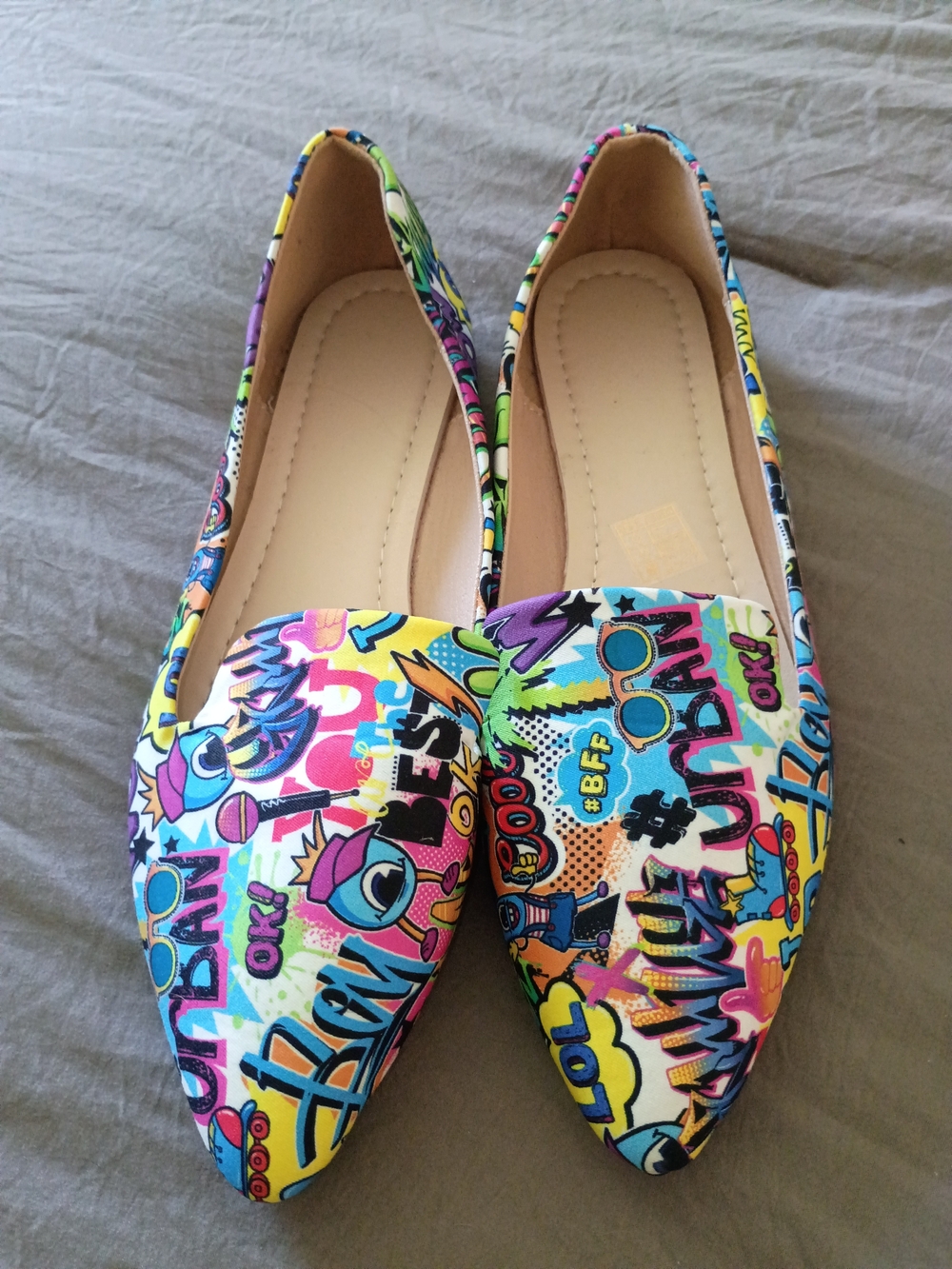 Pointed Multicolor Graphic Flats for Women